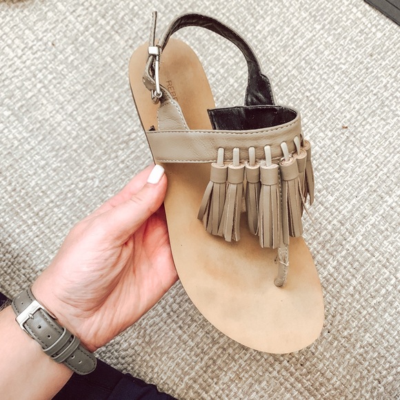 Rebecca Minkoff Shoes - Rebecca Minkoff Erin Tassel Sandal in Sand Size 6